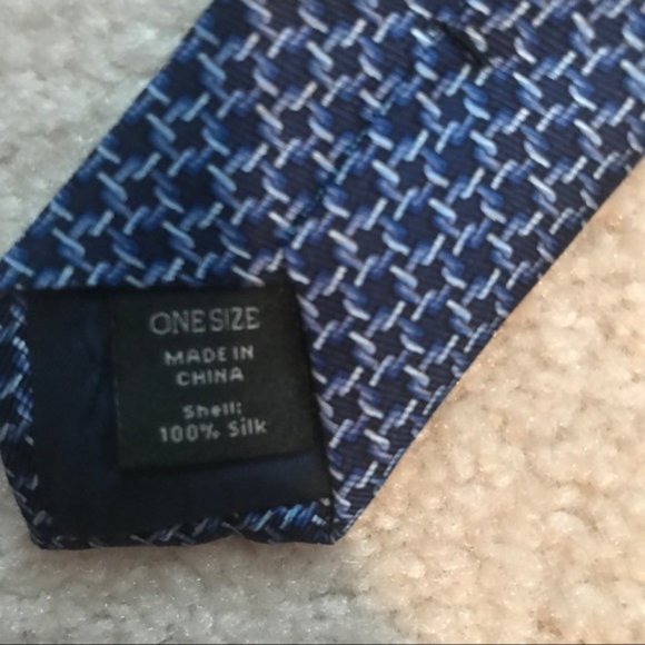 100% Silk Tie Bundle - Picture 14 of 14